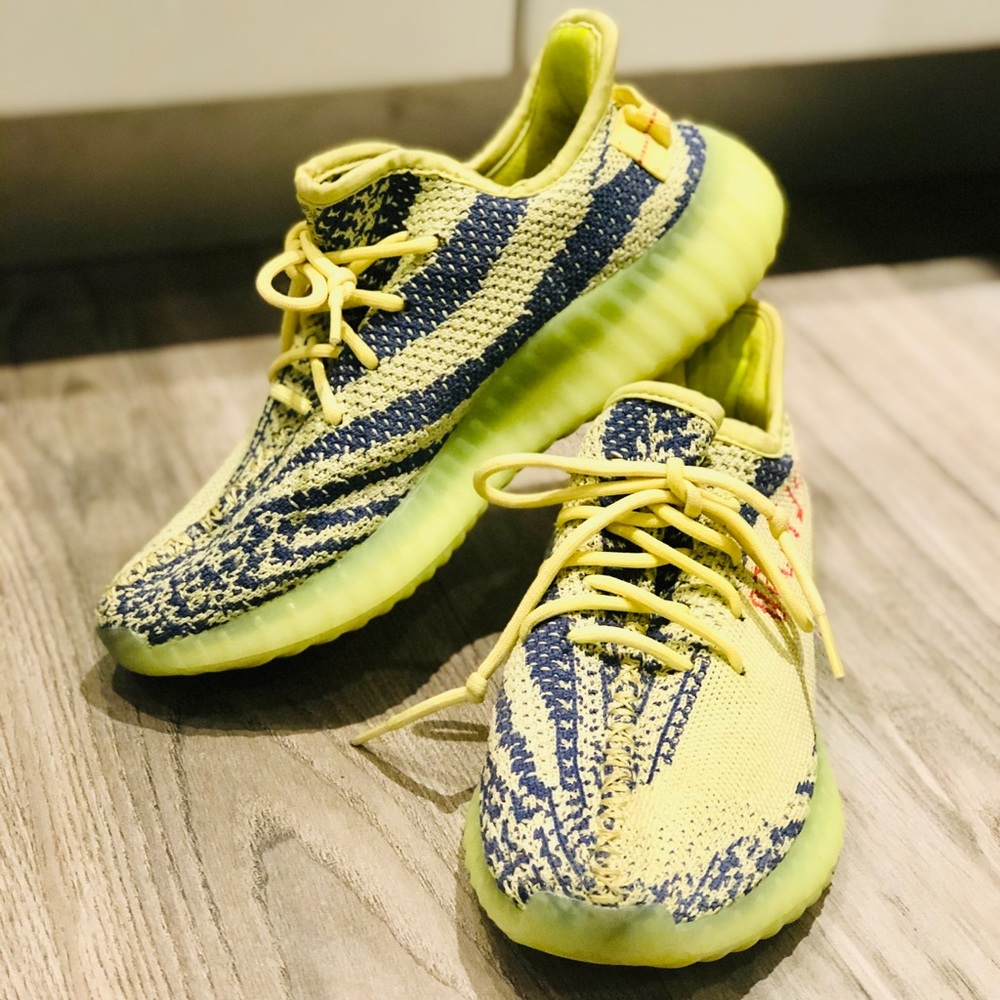 Adidas Yeezy Boost v2 Semi Frozen Yellow 7.5 US - Picture 2 of 6